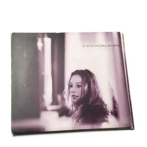 Tori amoz to Venus in back